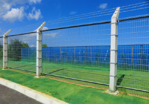 沖縄県 浄水場フェンス　コンクリート柱