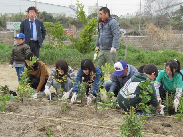 Tree-planting activities at Nakashinden green space