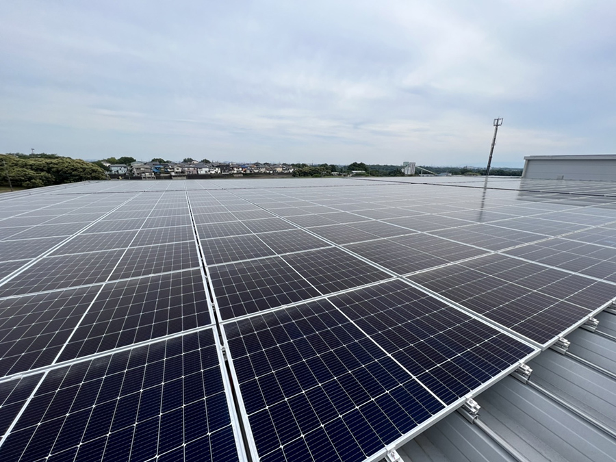 Solar panels installed on the roof of Gifu Plant (in operation from 2023)