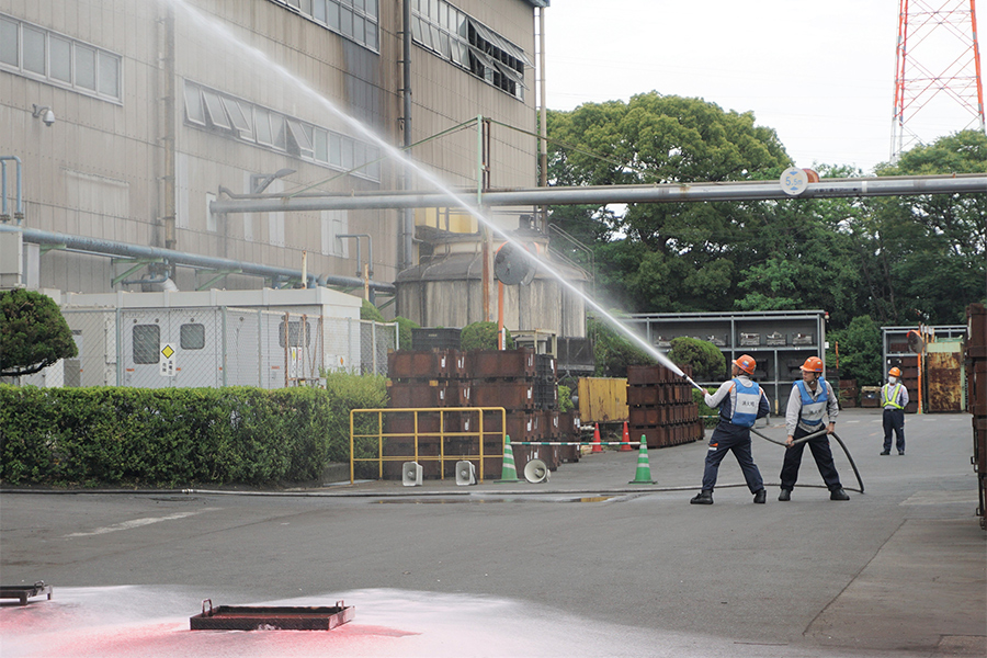 Joint firefighting drill with Tokai City Fire Department (Forging Plant)