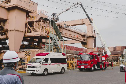 Disaster drills: high-elevation rescue training